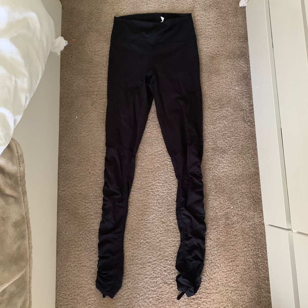 black ankle scrunch leggings